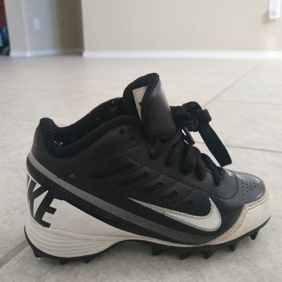 size 10c football cleats